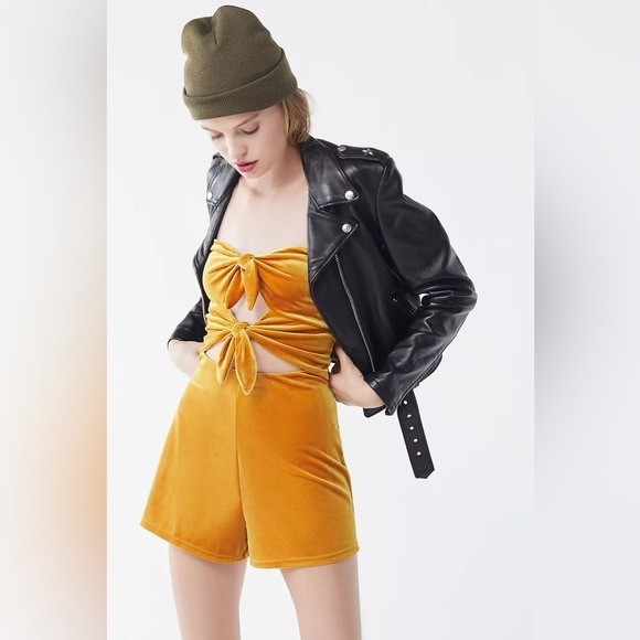 Urban Outfitters UO Maddie Velvet Tie-Front Romper - Picture 4 of 9